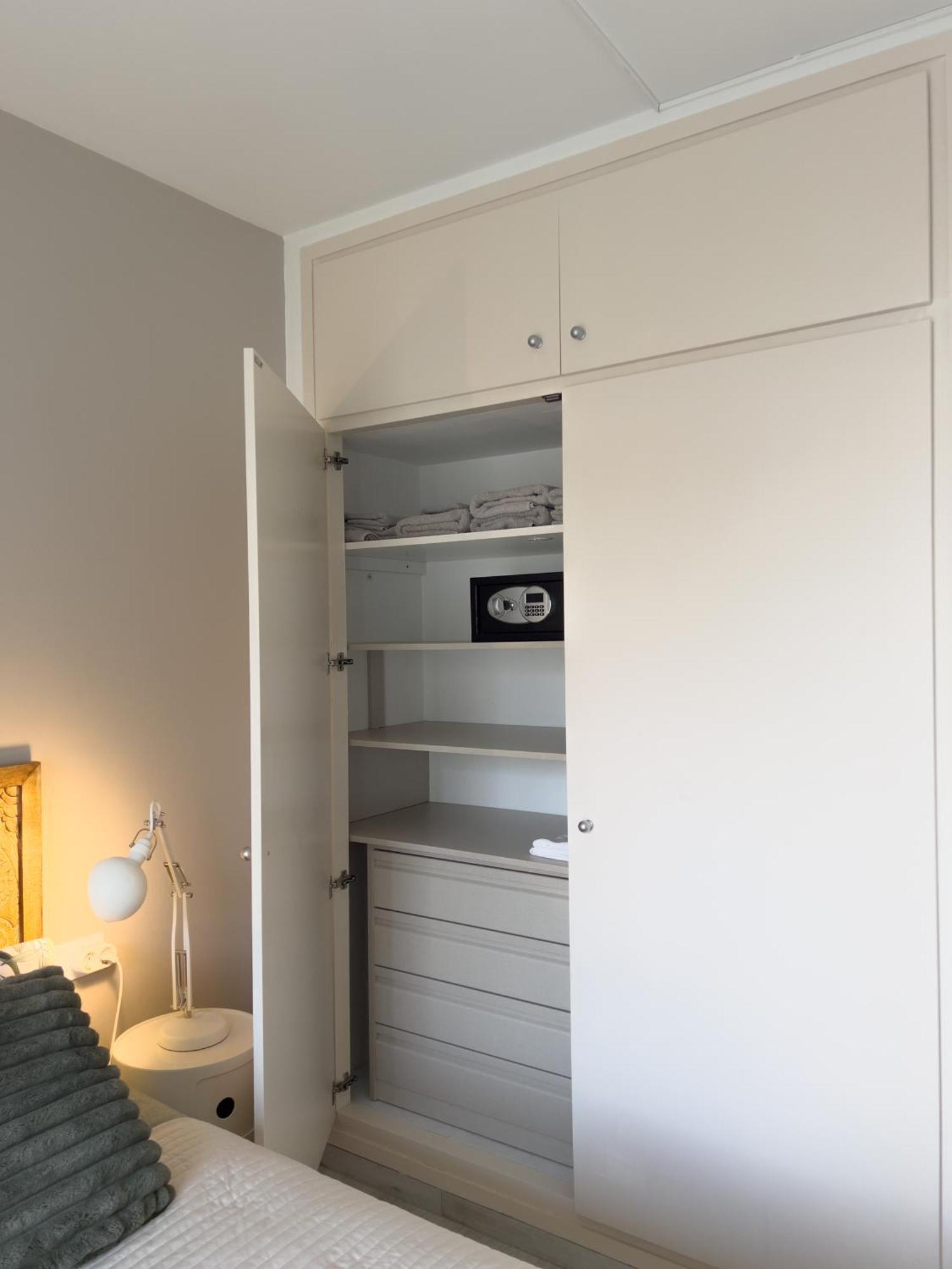 Amazing 2 Bedroom Apartment With Big Sun Terrace Sitges Centre Beach エクステリア 写真