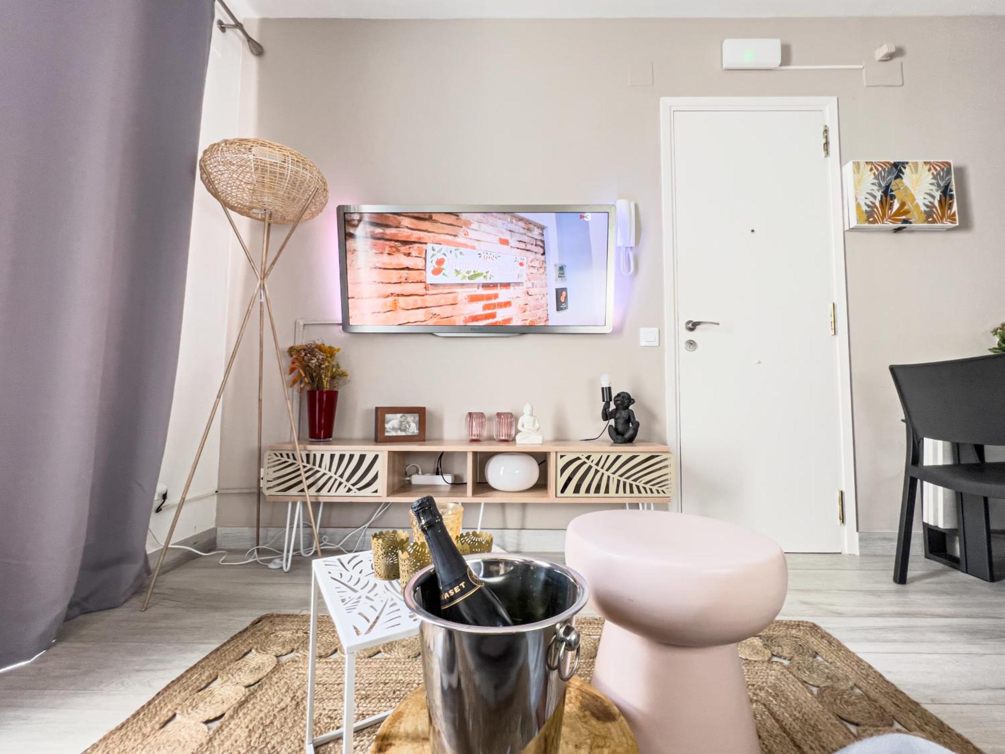 Amazing 2 Bedroom Apartment With Big Sun Terrace Sitges Centre Beach エクステリア 写真